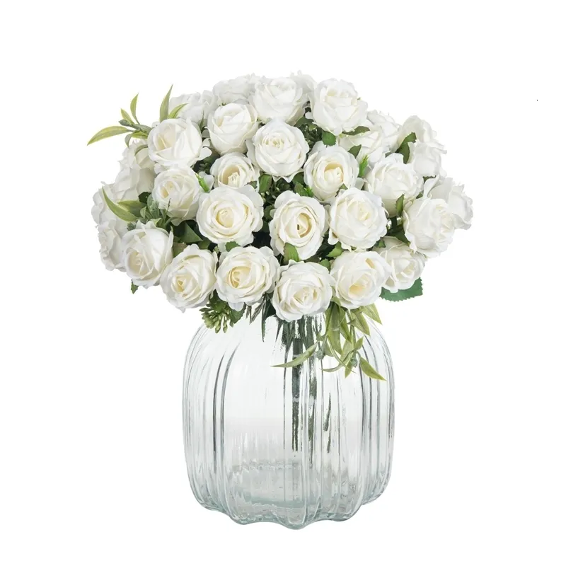 Décorations de Noël 10 têtes de fleurs artificielles Scrapbooking Roses en soie Bouquet de fête de mariage Produits ménagers Vases pour la décoration de la maison 230923