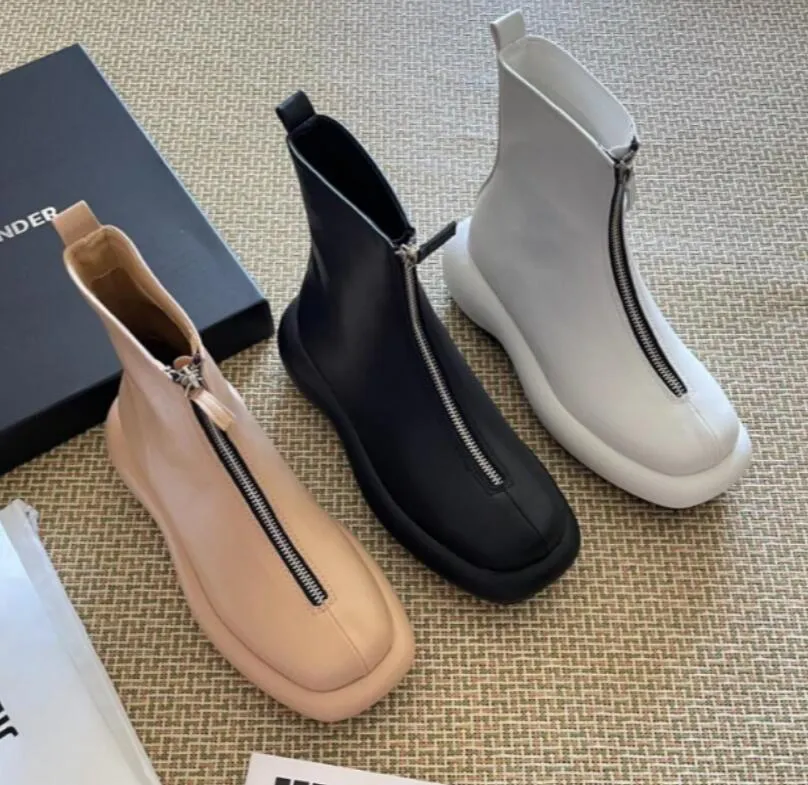 Womens Martin Boots Designer Fashion Leather Szipper Boot أحدث أحذية العجل الكلاسيكية