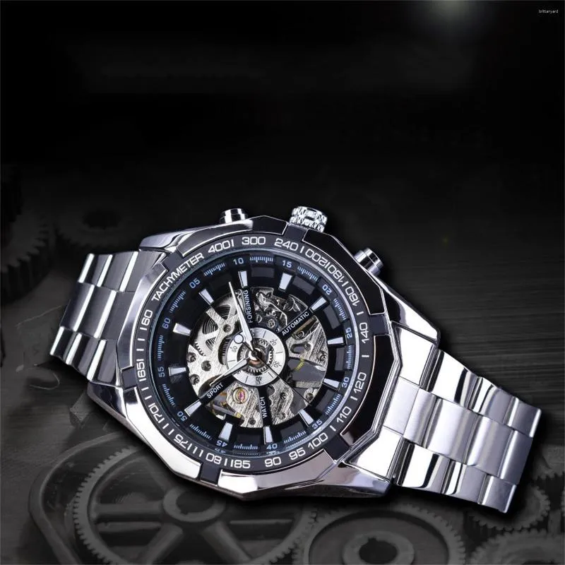 Orologi da polso Orologio da uomo Luxury Hollow Out Lega Trend Quarzo Calendario Impermeabile Advanced Dream Round Reloj Hombres