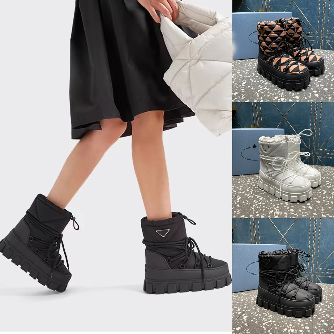 Designers Snow Boots Winter Womens Shoes Down Cloth Triangle Buckle Decoration Bootie WARME PLATPLATPLATPLATFLATSKORT SKOR FLATSLÄGA KOMBAT BOOT 35-42 med låda