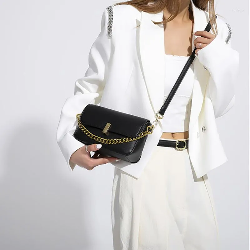 Women's Solid Color Shoulder Bag, High Quality Chain Crossbody Handbag, Versatile Commuter Bag Women's Solid Color Shoulder Bag, High Quality Chain Crossbody Handbag, Versatile Commuter Bag