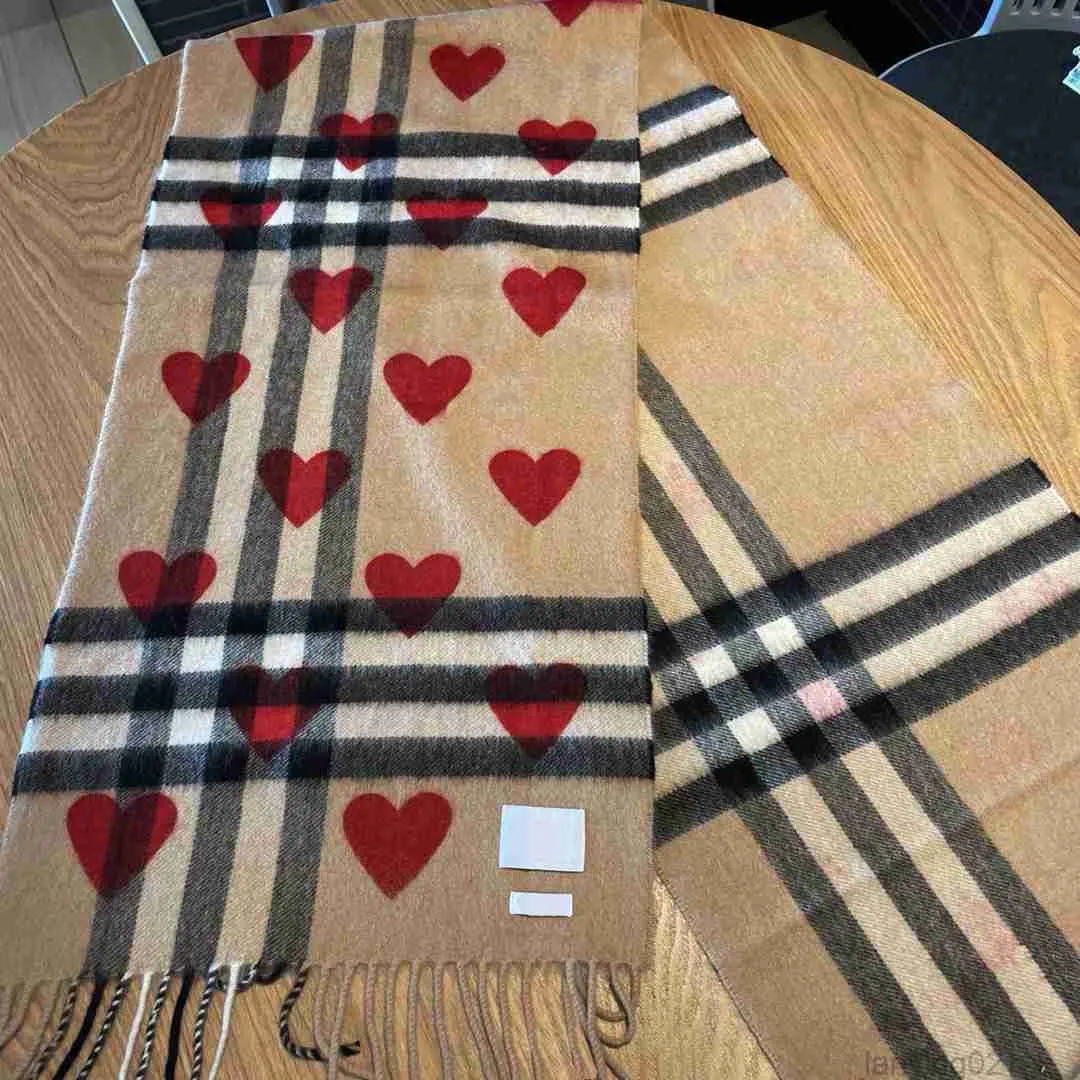 Designer scarf luxurys shawl women autumn winter heart-shaped plaid scarf fashion multifunctional travel essentials holiday goodies very nice top