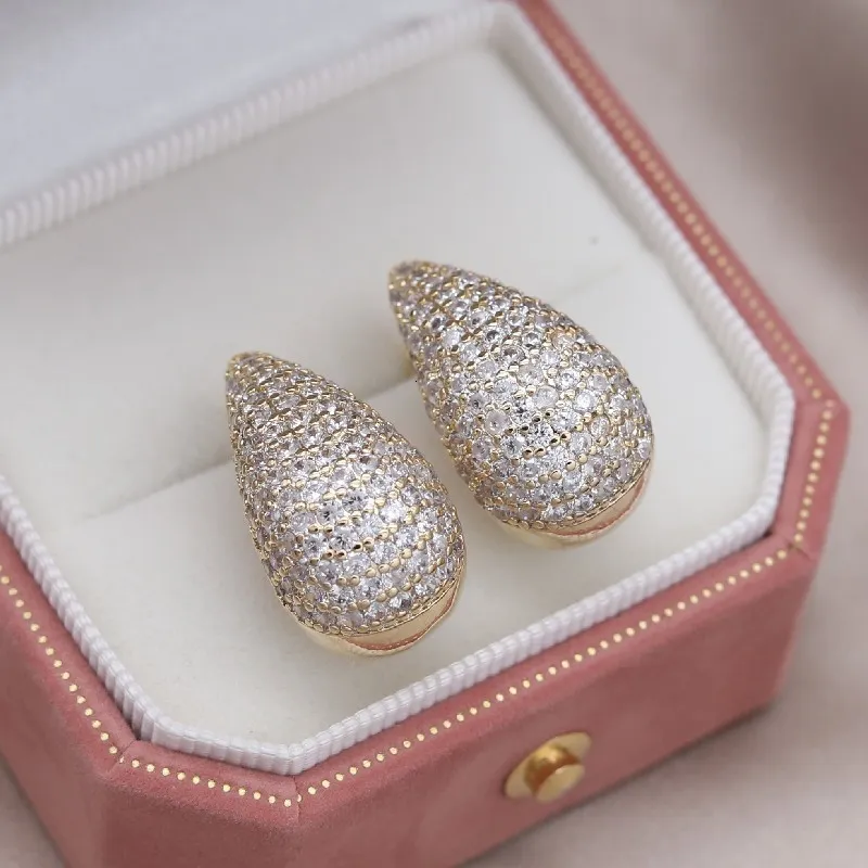Stud Korea's ontwerp mode-sieraden 14K vergulde luxe zirkoon waterdruppel oorbellen Elegante dames bruiloft accessoires 230923