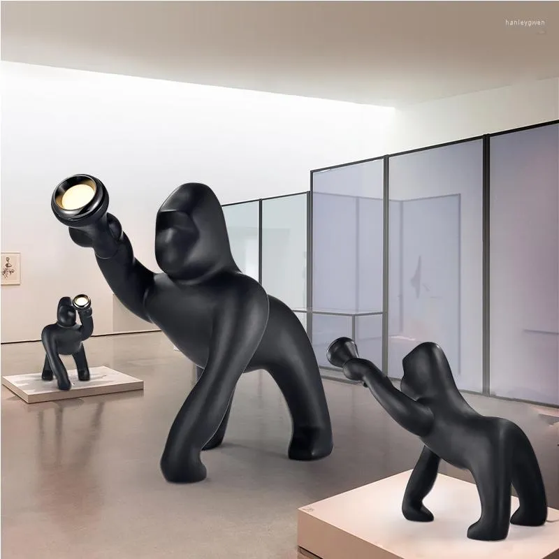 Lâmpadas de chão Design criativo moderno Resina Gorilla escultura Lâmpada LED EL Restaurant Restaurant Dining Decor Home Decor Standing Light