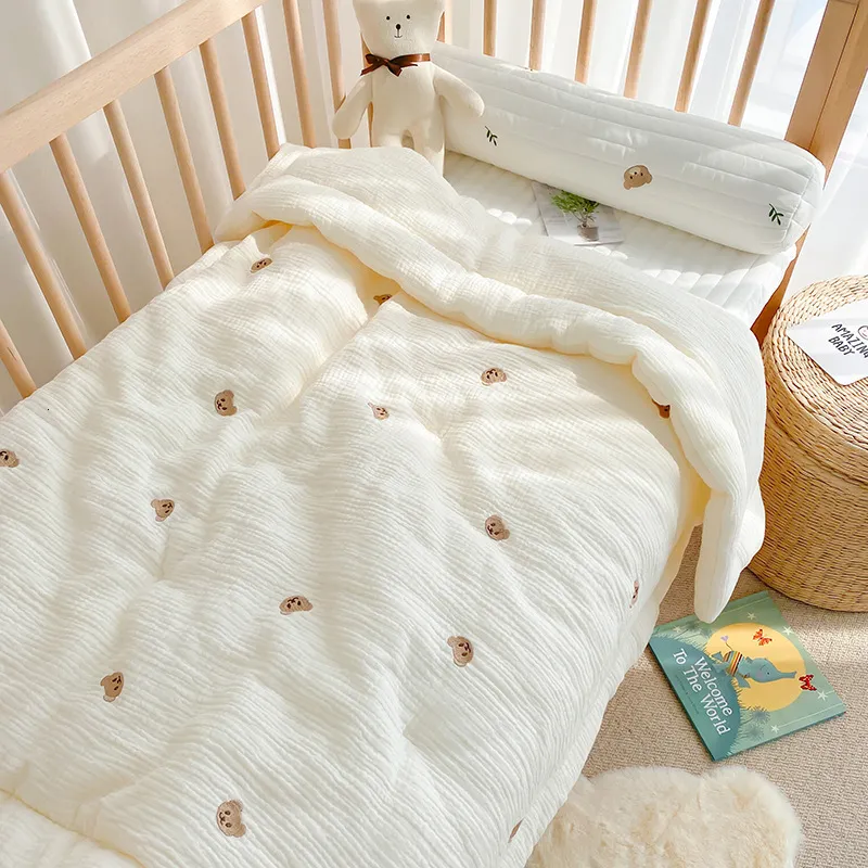 Coperte Fasce Goccia Crema coreana Trapunta per bambini Puro cotone Coperta di visone Bambino Quattro stagioni Calda morbida lana Swaddle Biancheria da letto avvolta 1,2x1,5 M 230923