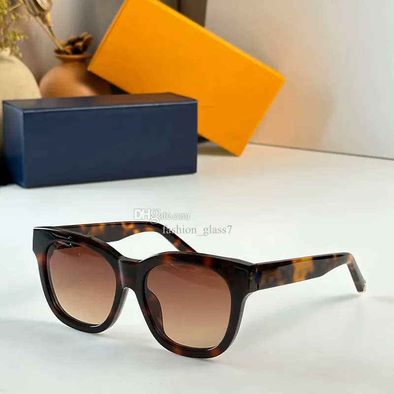 2023 Designer Luxury Women Solglasögon Utomhus Shades PC Frame Fashion Classic Lady Ggities Sun Glasses Mirrors With Box Z1523E