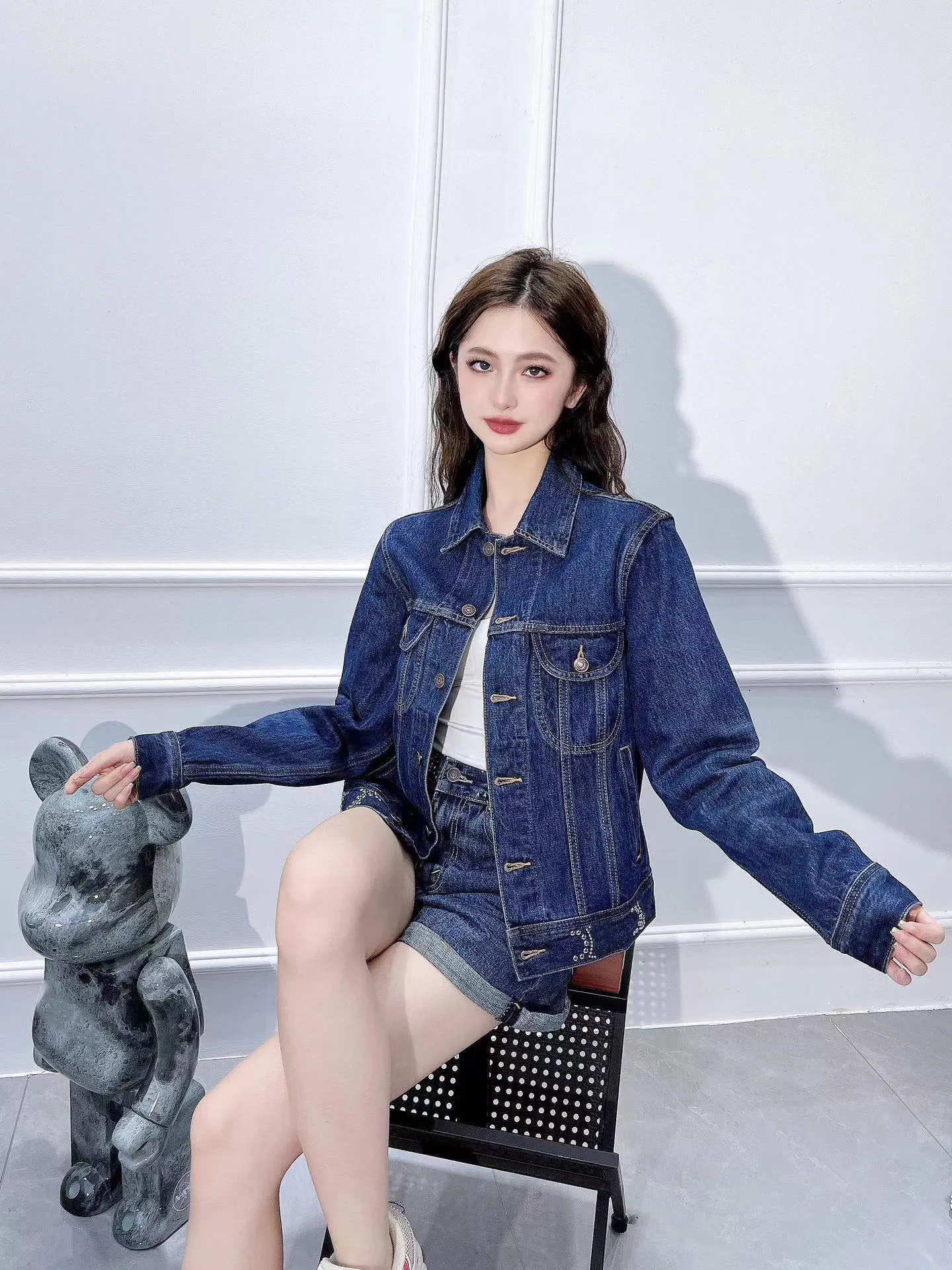 Women's Two Piece Pants European Style Denim Suit Fashion Outfit Women New Denim Jacket Short Jacket Jeans Pants Two Piece Set Female