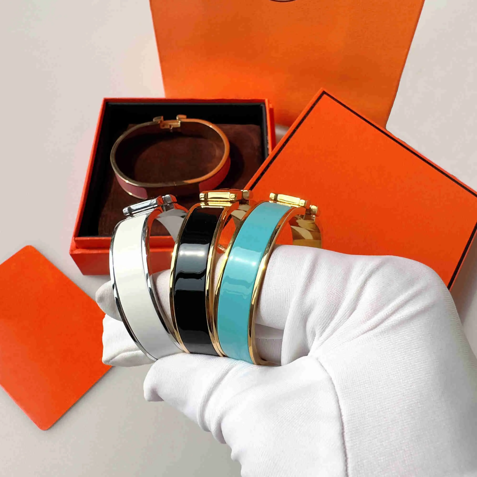 ALOR Blueberry & Grey Cable Double Stack Bracelet – Luxury Designer & Fine  Jewelry - ALOR