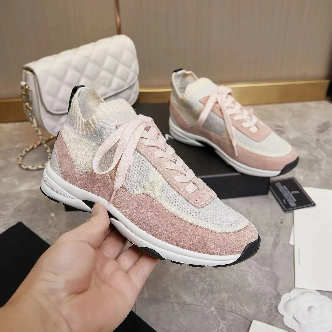 Luxury Oversized Designer Pink Sneakers In White And Black Leather With  Velvet Suede, Lace Up Platform For Men And Women Espadrilles Trainers And  Flats 1978 S467 01 From Bestbuy_2023, $70.34 | DHgate.Com