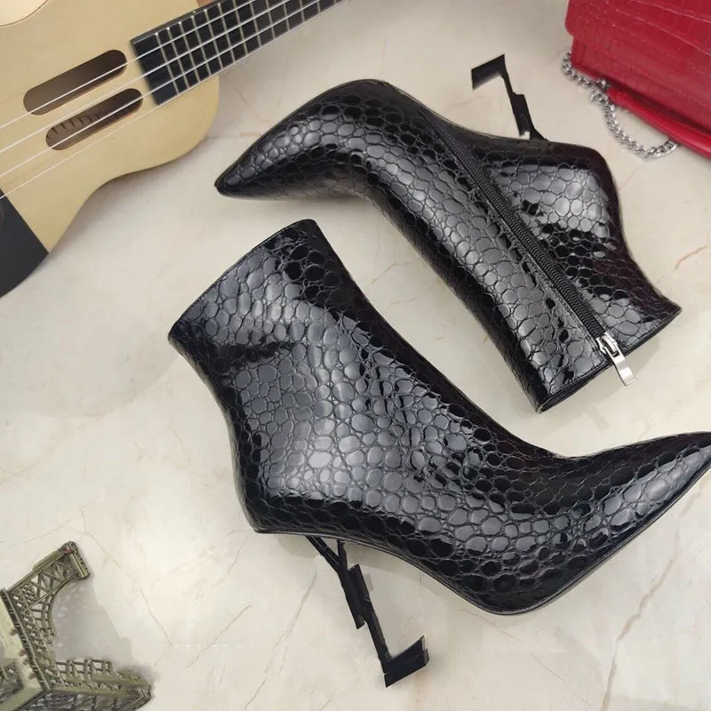 Alligator-embossed stövlar kvinnor patent läderstövlar med svart klack orm klackar boot spetsiga tå bokstäver höga klackar pumpar damer designer skor