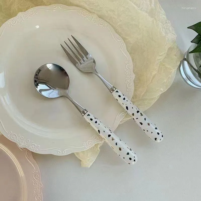 Set di stoviglie Stoviglie coreane Forchetta portatile ultraleggera Cucchiaio di ghiaia Manico in ceramica Set di cucchiai in acciaio inossidabile Dessert