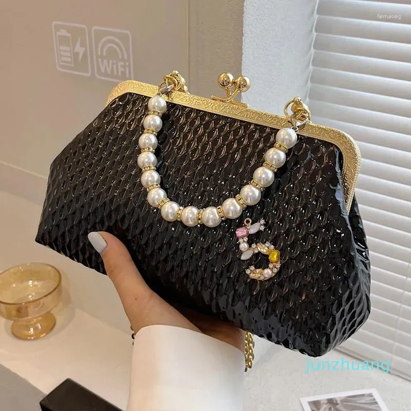 Evening Bags Tide Luxury Women French Shoulder Gold Crossbody Fashion Pearl Chain Shell Clip Small Handbag Eveing Clutch