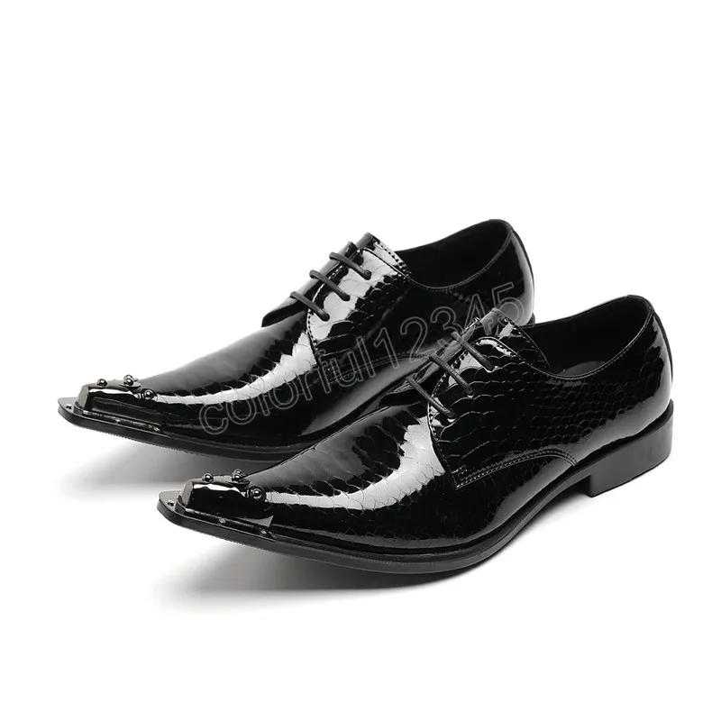 Zapatos British Business Lace Up Men Oxford Shoes Male Party Brogues Rivets Metal Pointed Toe Patent Leather Dress Shoes