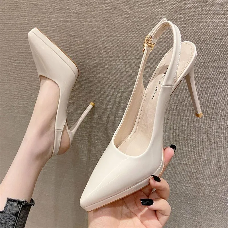 Sandales Version coréenne Bout pointu Chaussures à talons fins pour femmes Sexy Talons super hauts avec une enveloppe et une sandale arrière vide femme