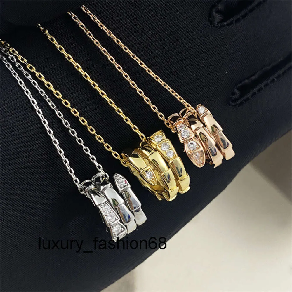 Pendant Top Halsband Designer Luxury Halsband Kvinnor Snake Bones Choker Halsband Titanium Steel Diamond Chain Valentine Day Gift Choker Chain Jewelry Accessorie