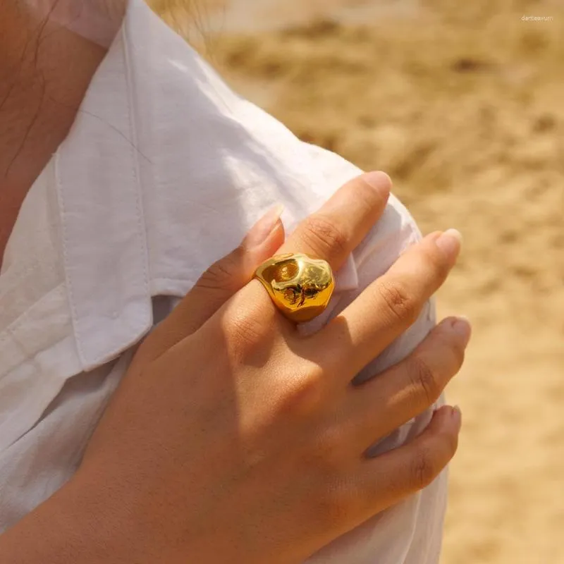 Big mens wedding clearance rings
