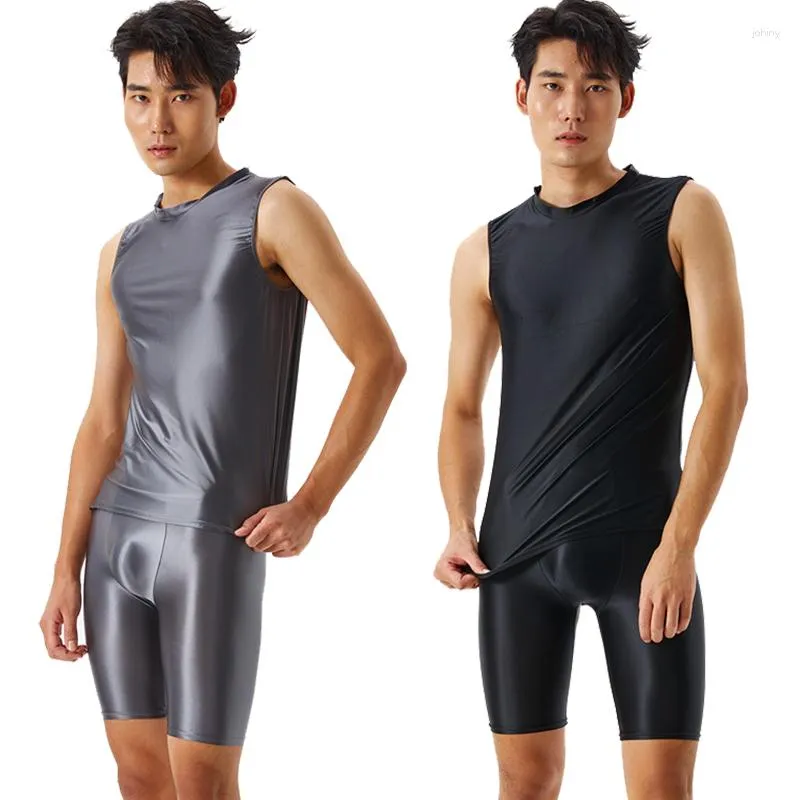 Mäns badkläder sexiga män silkeslen glänsande tätt transparent väst fempunkt byxor oljiga fitness shorts glansig simning sport yogasträkt plus storlek