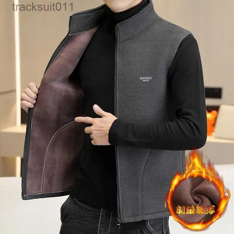Gilet da uomo caldo uomo giacca senza maniche inverno uomo vestiti colletto alla coreana moda coreana gilet maschile cappotto corto gilet addensare gilet termico L230925