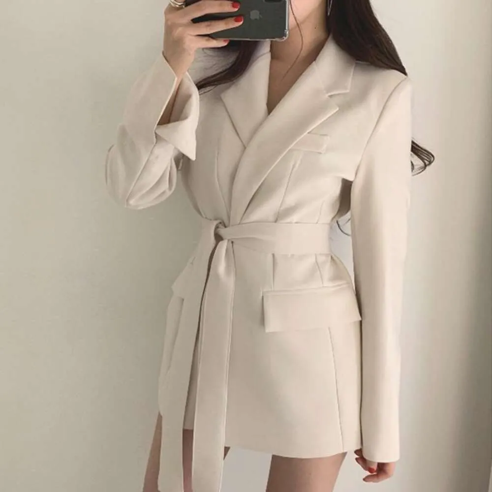 Frauen Blazer Büro Frauen Schwarz Anzug Langarm Top Frenulum Weiß Blazer Koreanische Mode Slim Fit Billig Großhandel Neue