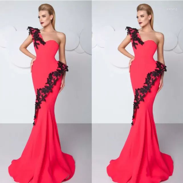Party Dresses Elegant Red Mermaid Evening One Shoulder Sweep Train Women Formal Gowns Applique Lace Prom Gown For