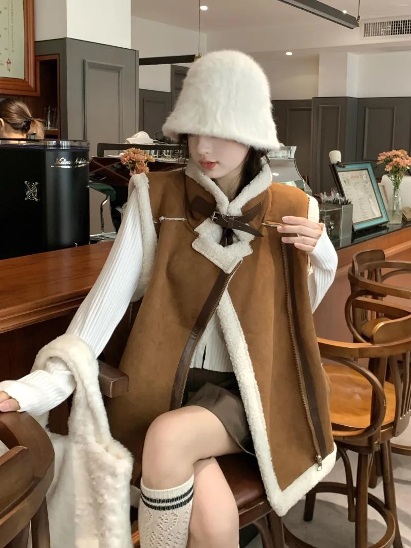 Women's Vests Lamb Wool Sleeveless Jacket Winter 2023 Warm Faux Sheepskin Vest Fleece Waistcoat Korea Style Zipper Chic Coat Female