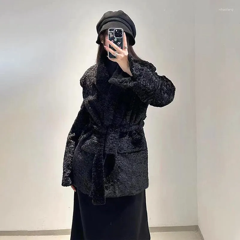Giacche da donna 2023 Cappotto da giacca decorato con cintura classica tranciata alla moda retrò da donna autunno 2023