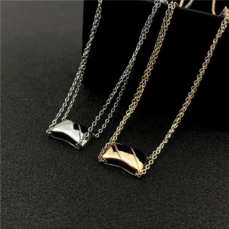 Collier de créateur de coeur Colliers Bijoux pour femmes Hommes Rise Gold Sier Parfum Ananas Chaîne de diamant Bijoux de mode Cadeau de fête de mariage DHgate s