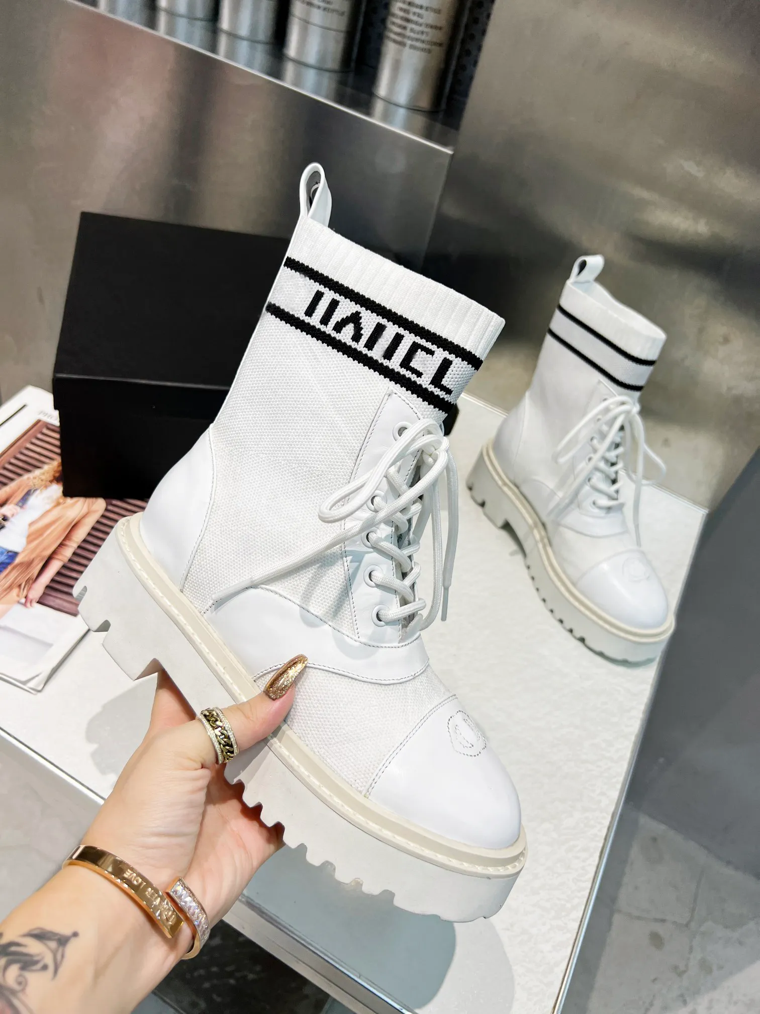 2022 New Designer Boots Autumn Winter Women`s Socks Leather Shoes Brand High Quality Lace-Up All-match Leather Boot Flat Non-Slip Sole With Box