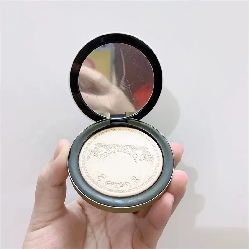 Body Bloster Wysoka jakość rozświetlacza paleta skonstruowana w proszku makijaż makijaż Bronzer Brighten Cosmeticsgift 230925