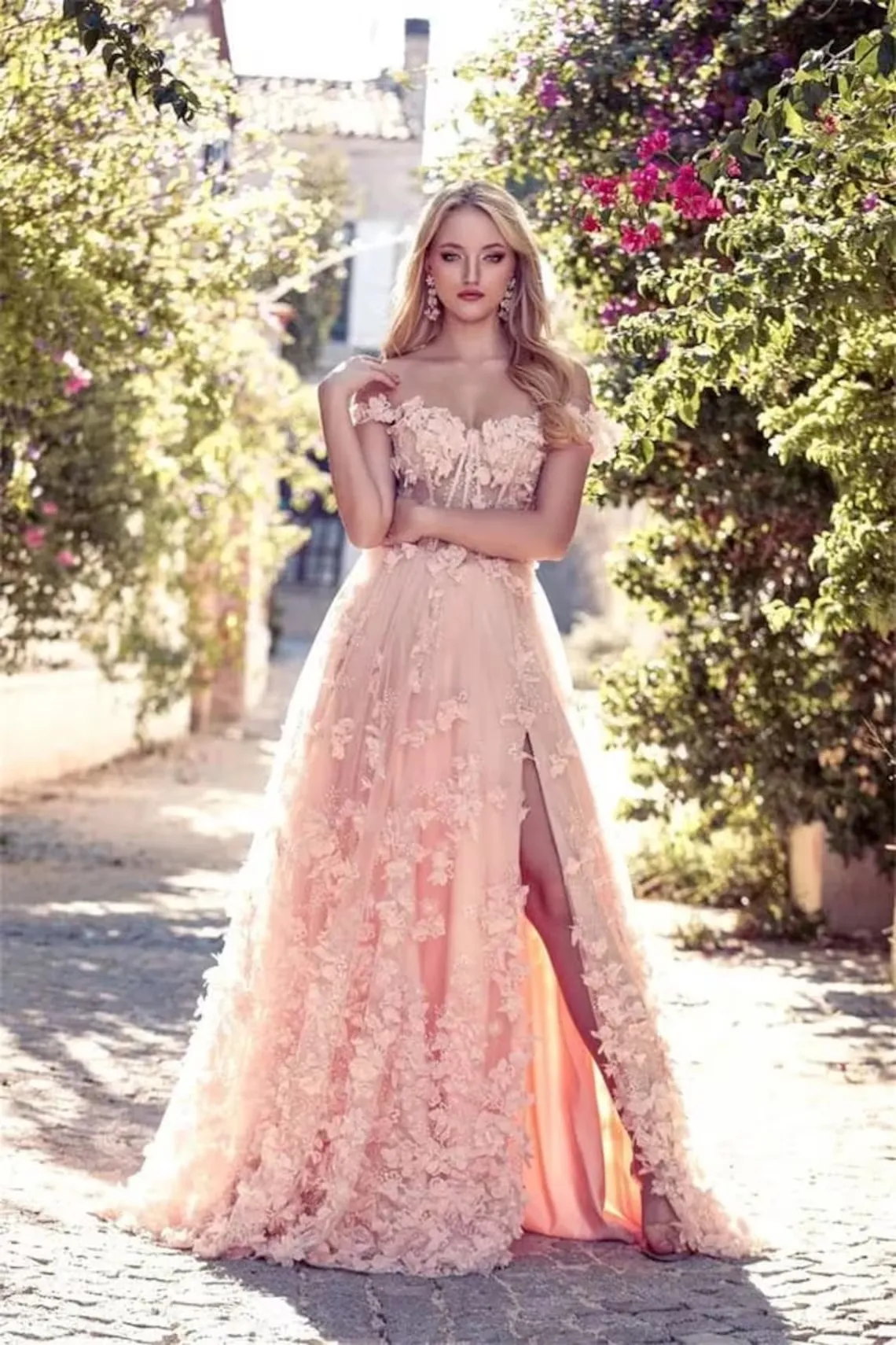 Low High Sweet Pink Puffy Robes Prom Deep V Neck Princess Court Front Long arrière Tulle Soirée de soirée Robes de concours Teen Girls Robe