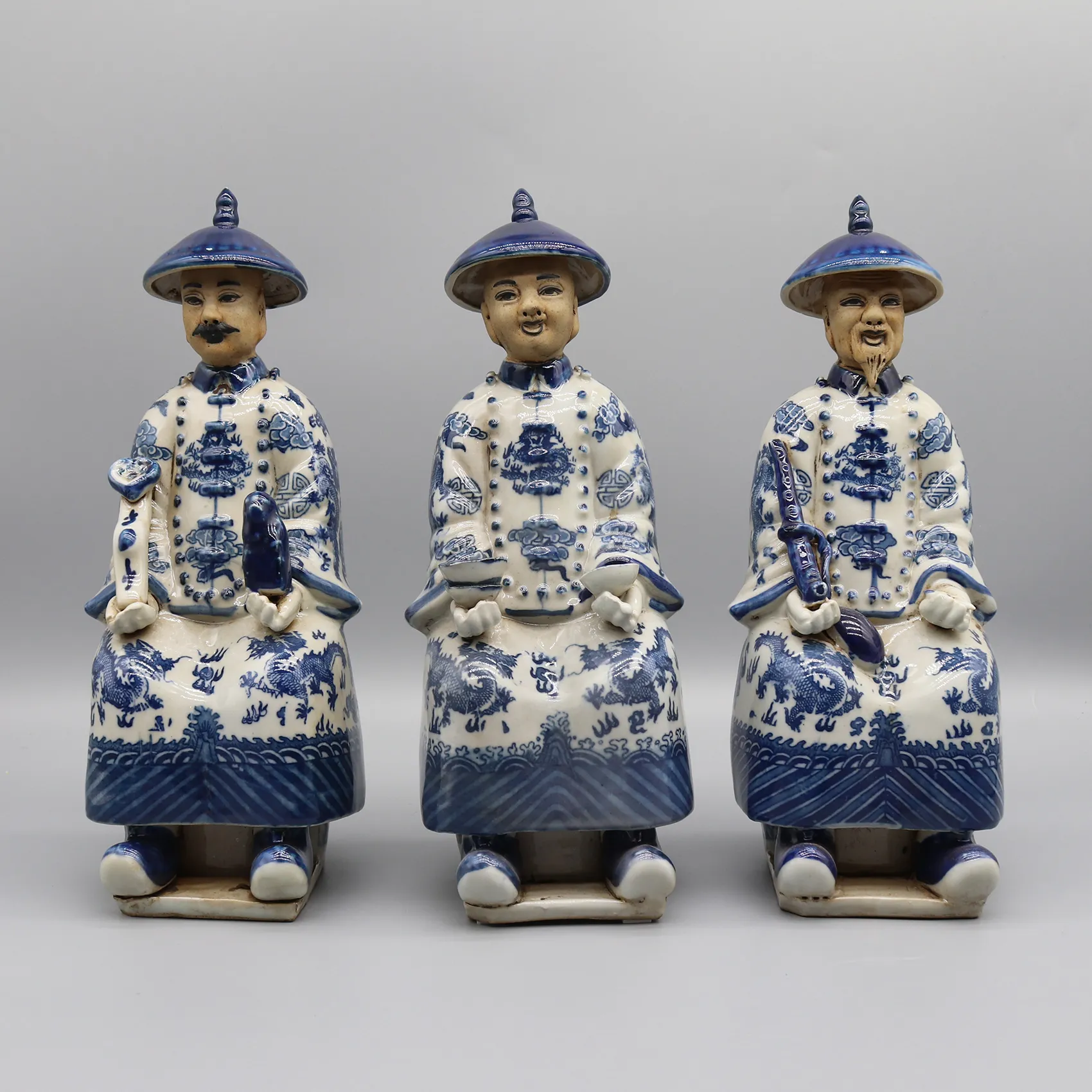 3 generaciones de emperadores chinos en la dinastía Qing, figura de cerámica azul y blanca, accesorio de mesa
