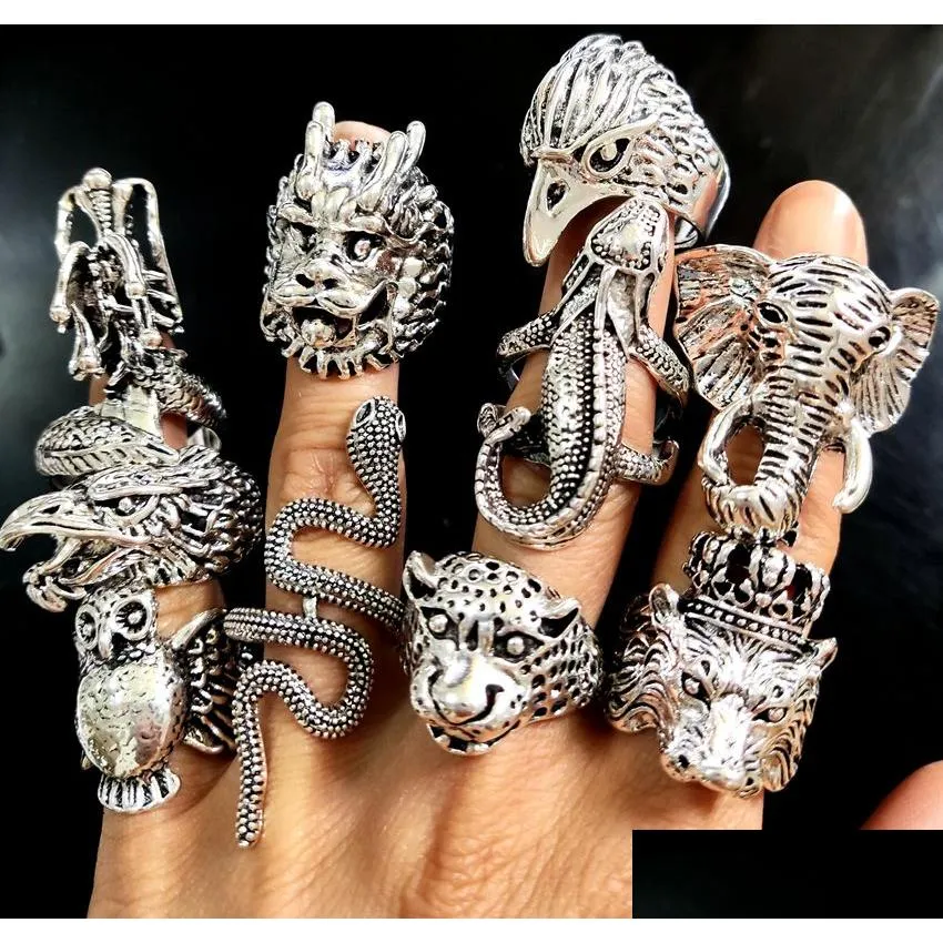 Bagues de cluster 30pcs en gros Top Mix exagéré animaux féroces Rocker Biker homme dragon serpent éléphant hibou ... Etc Big Men Ring Partie Dhuua