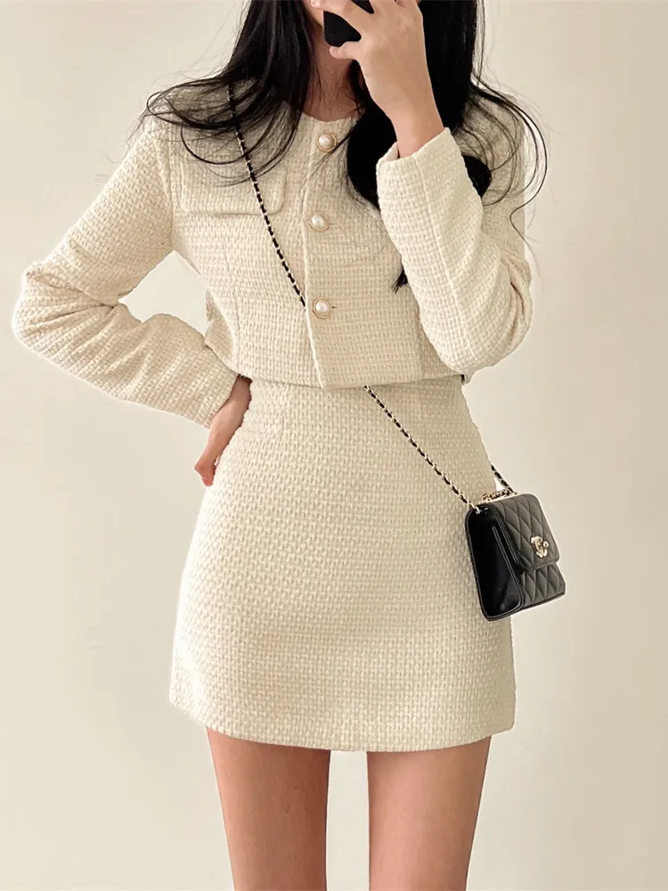 Tweedelige jurk Koreaanse mode tweed 2 set damesoutfits herfst lange mouw korte jas Aline minirok past vintage 230925