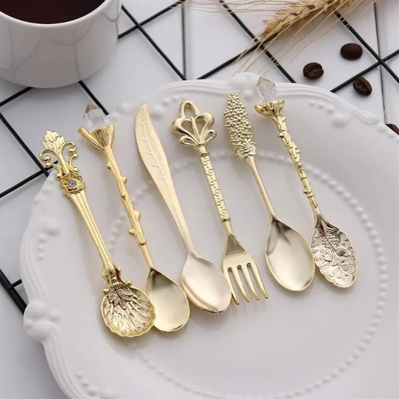 Vintage Royal Style Metalllöffel Gabeln DIY geschnitzte Gabel Tischlöffel Antikes Kaffee-Dessert-Besteck 6-teiliges Set2321