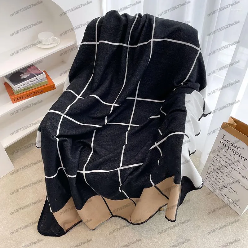 Blankets Nap Cashmere Wool Fleece Knitted Sofa Blanket For Portable Home Plaid Throw Designer Beds Office Scarf Brand