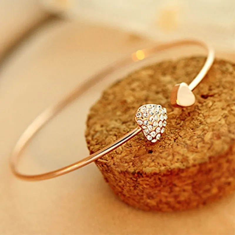 Браслет L043, модный браслет-манжета с двойным сердцем и кристаллами LOVE, браслеты-манжеты для женщин, женские ювелирные изделия, очаровательный открытый подарок на день Святого Валентина 230926