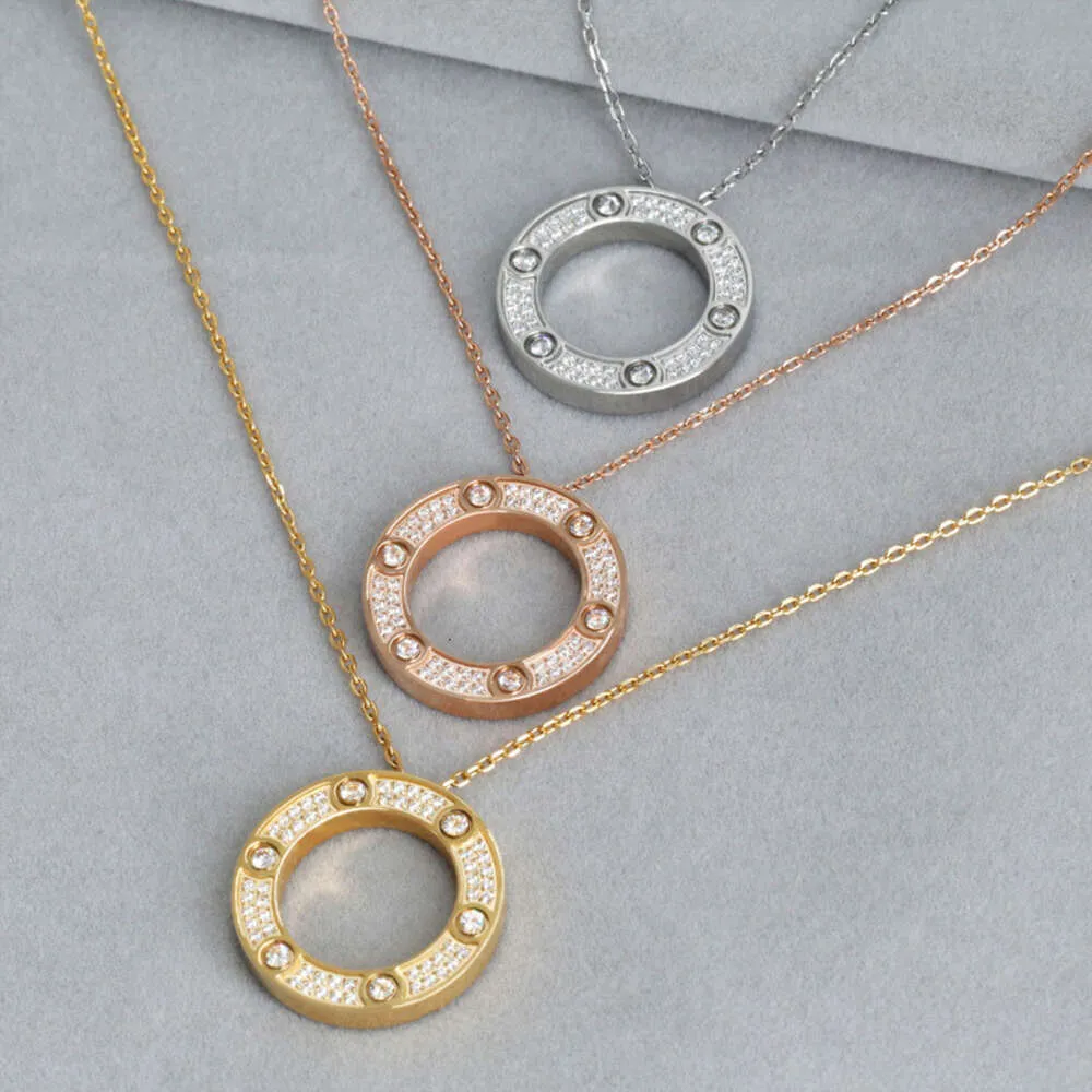 DHgate Necklace Carttiers Designer Luxury Fashion Women Necklace Women s Full Sky Star Necklace Small Design Light Round Cake Pendant Rust Free Personality Pendant Jewelry