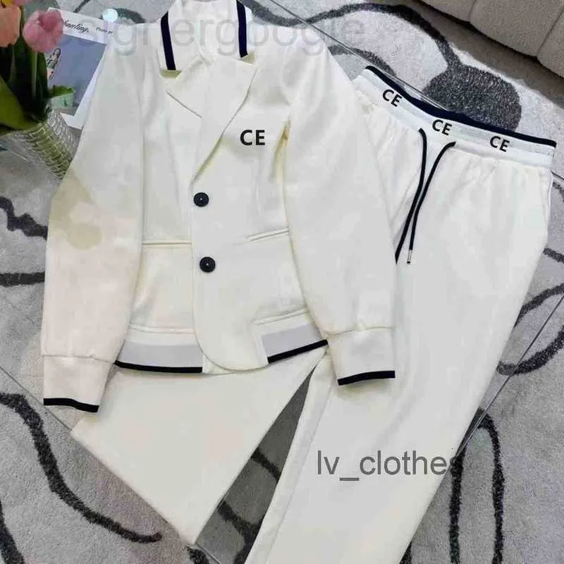 Kvinnors tvådelar Pants Designer 2023 Fashion Professional Set Top Designer Brand Clothing Small Suit Casual Wear White Long Sleeve Jacket 3itr