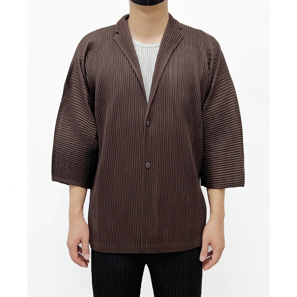 Мужские жилеты Miyake Плиссированный мужской пиджак 2023 Лето Дышащее солнцезащитное пальто Повседневная деловая сетчатая куртка в японском стиле 230925