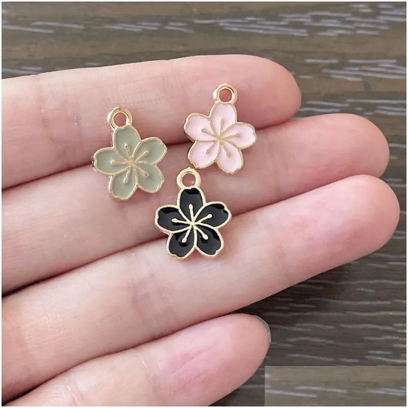 Charms 50 pezzi all'ingrosso creazione di gioielli fai da te fascino dolce fiore di ciliegio fiore giapponese sakura per collana pendente orecchini goccia consegna Dhctm