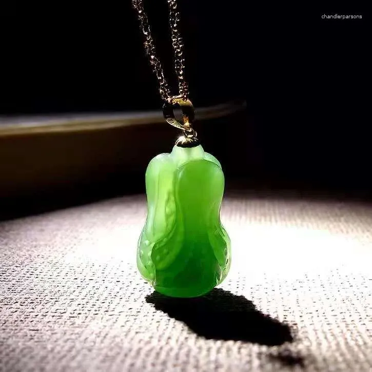 Hänge halsband naturliga 7a Hetian Jade handkugghuggad kinesisk kål grön och biyu halsband hängsmycken smycken