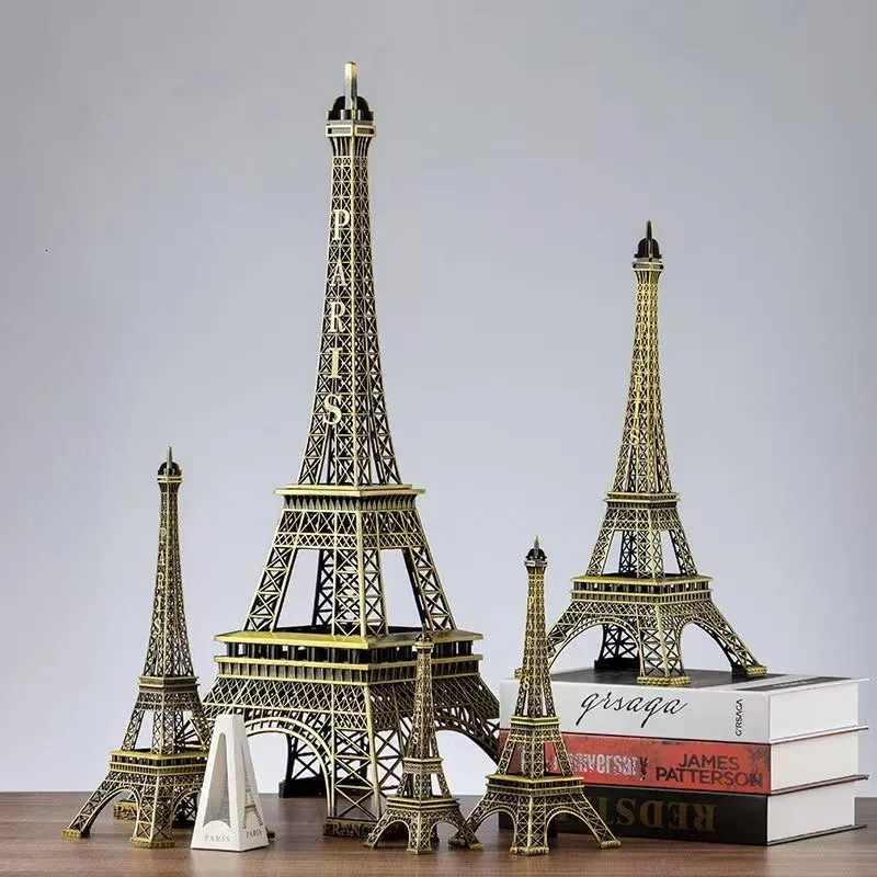 Obiekty dekoracyjne figurki Brązowe Paris Eiffel Tower Metal rzemiosło domowe akcesoria figurka figurka statua model pamiątkowy projekt wnętrza domu 230925