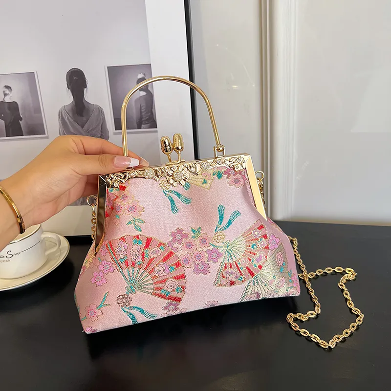 Evening Bags Japanese style women s bag kimono fashion Metal frame shoulder exquisite handbag for Girl fancy crossbody bag 230926