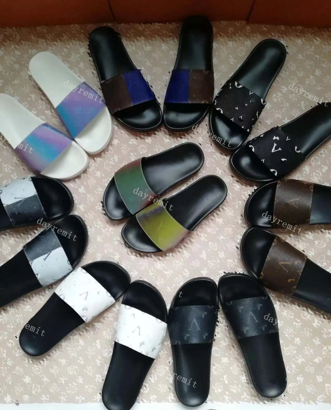 Save Big on Bulk Women Summer Designer Slippers Women's Leather Slide  Sandals: Flat Platform Slippers With Floral Design For Summer Beach  Casual