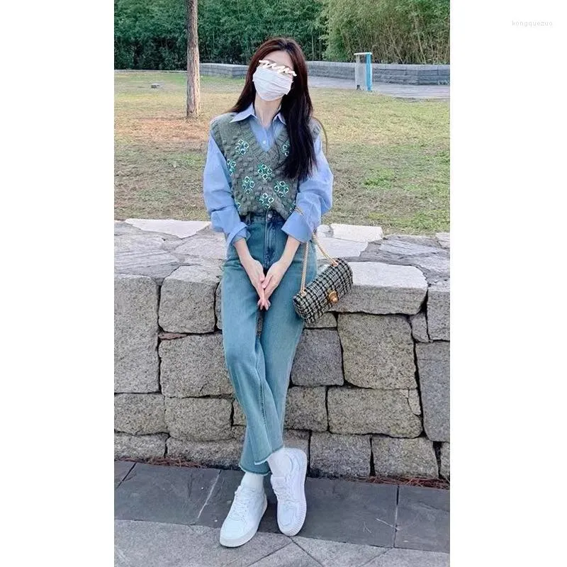 Kvinnors västar 2023 Autumn Grey Sticked Vest Korean Edition Casual mångsidig överlägg slitage Vintage ärmlös tröja tank