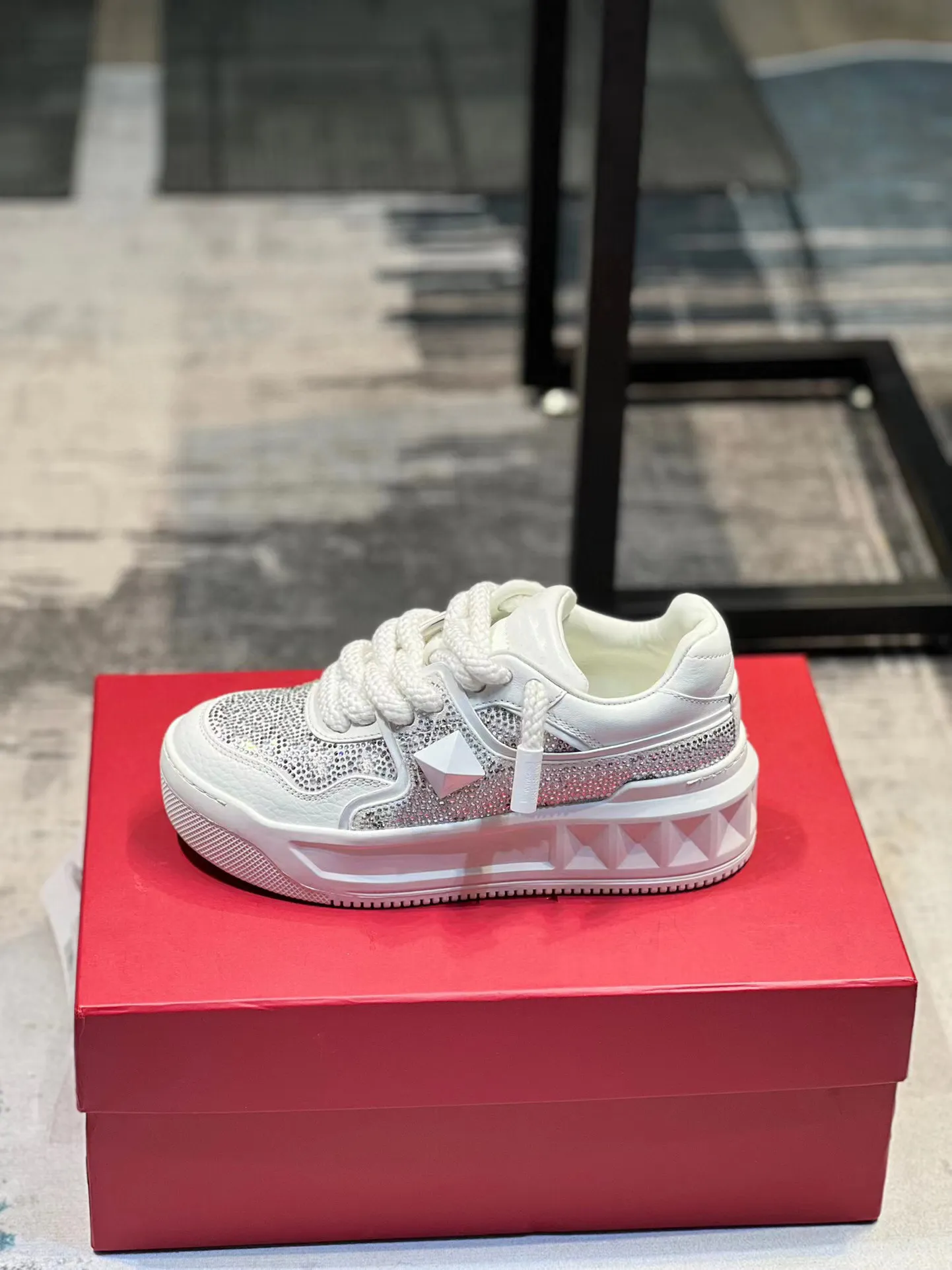 Buiten outlet sportschoenen dames