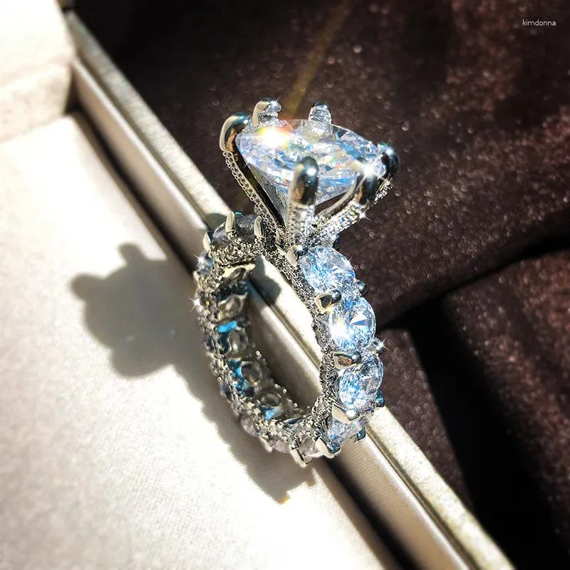 Cluster Rings High Quality 925 Silver Glittering Zircon Six-claw Ring Luxury Bright Star Wedding Engagement Female Jewelry Gift