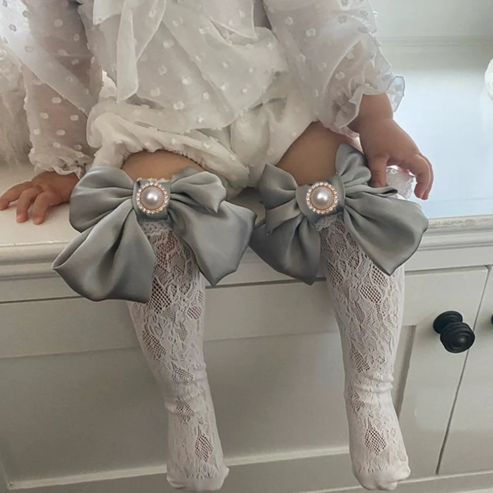 Tayt Tayt 2 PCS 0-6 yıl Rhinestone Çocuklar Kraliyet Diz Yüksek Fishnet Çoraplar Kız Kızlar Toddler Bowknot Tüp Çorap Çocuk Hollow Out Sock Sox 230926