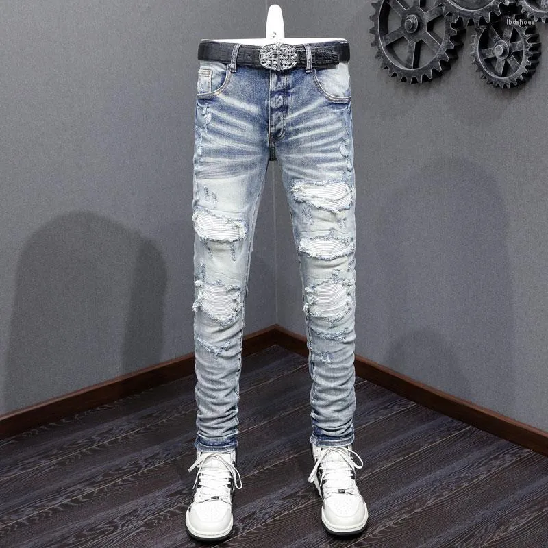 Mäns jeans high street mode män retro blå stretch mager fit rippad vit läder lappa designer hip hop varumärke byxor