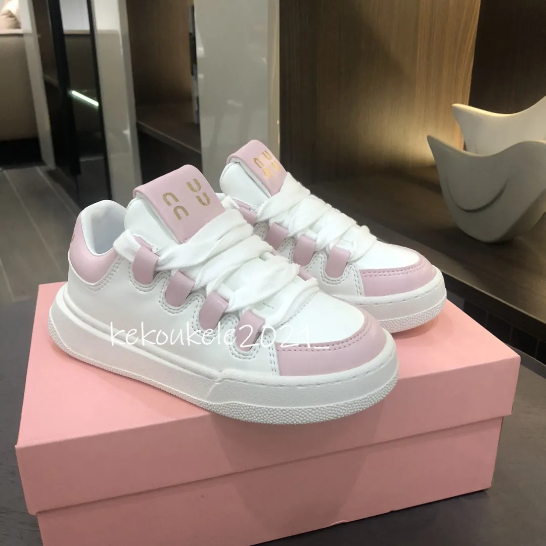 Scarpe da ginnastica per bambini Scarpe da ragazza per ragazzi Scarpe basse moda bianche Scarpe sportive da passeggio casual in vera pelle per bambini Alta qualità